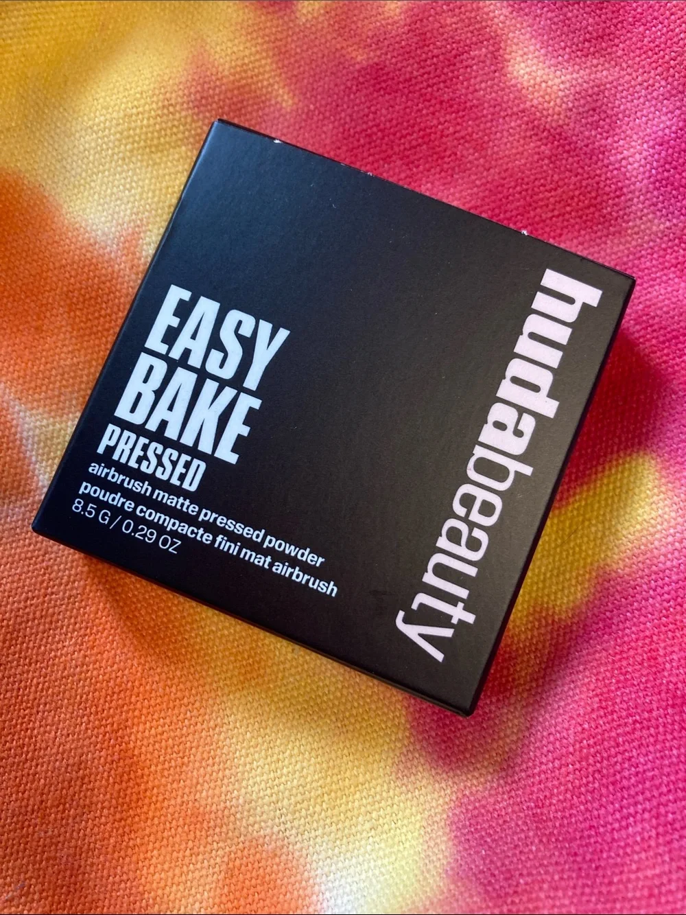 HUDA BEAUTY bnib compact